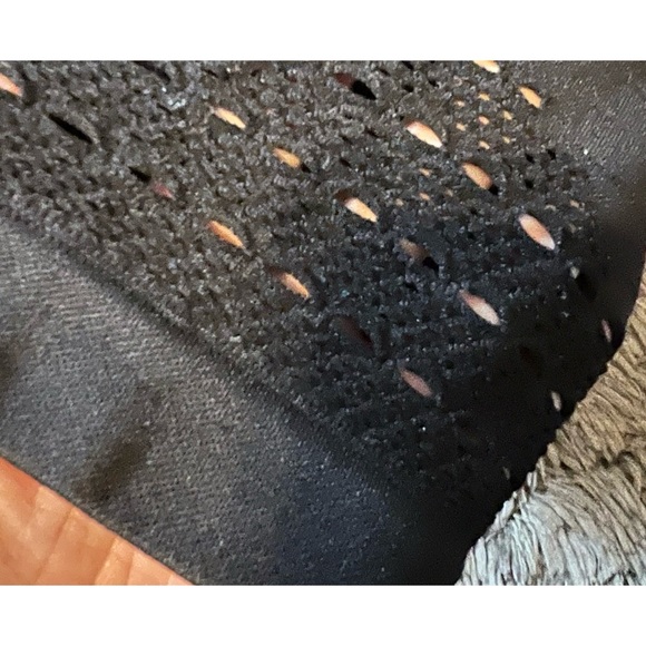 Gymshark Energy Seamless Cropped in Black, Size XS/S - Picture 4 of 8